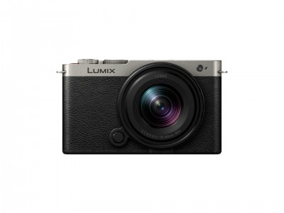 panasonic lumix s9 digital camera body + 18-40mm f/4.5-6.3 lens (silver)